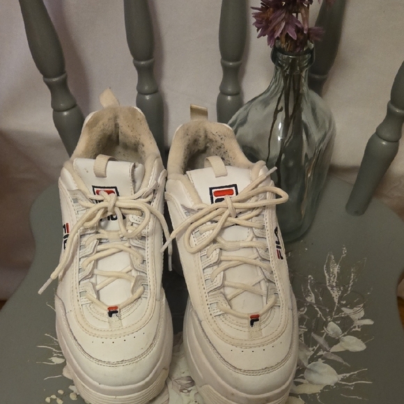 Fila White Platform Sneakers with Retro Design - Picture 8 of 9